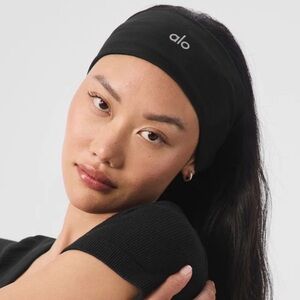 NWT: Bundle of 3 Performance Conquer Headbands, TWO NAVY and ONE BLACK